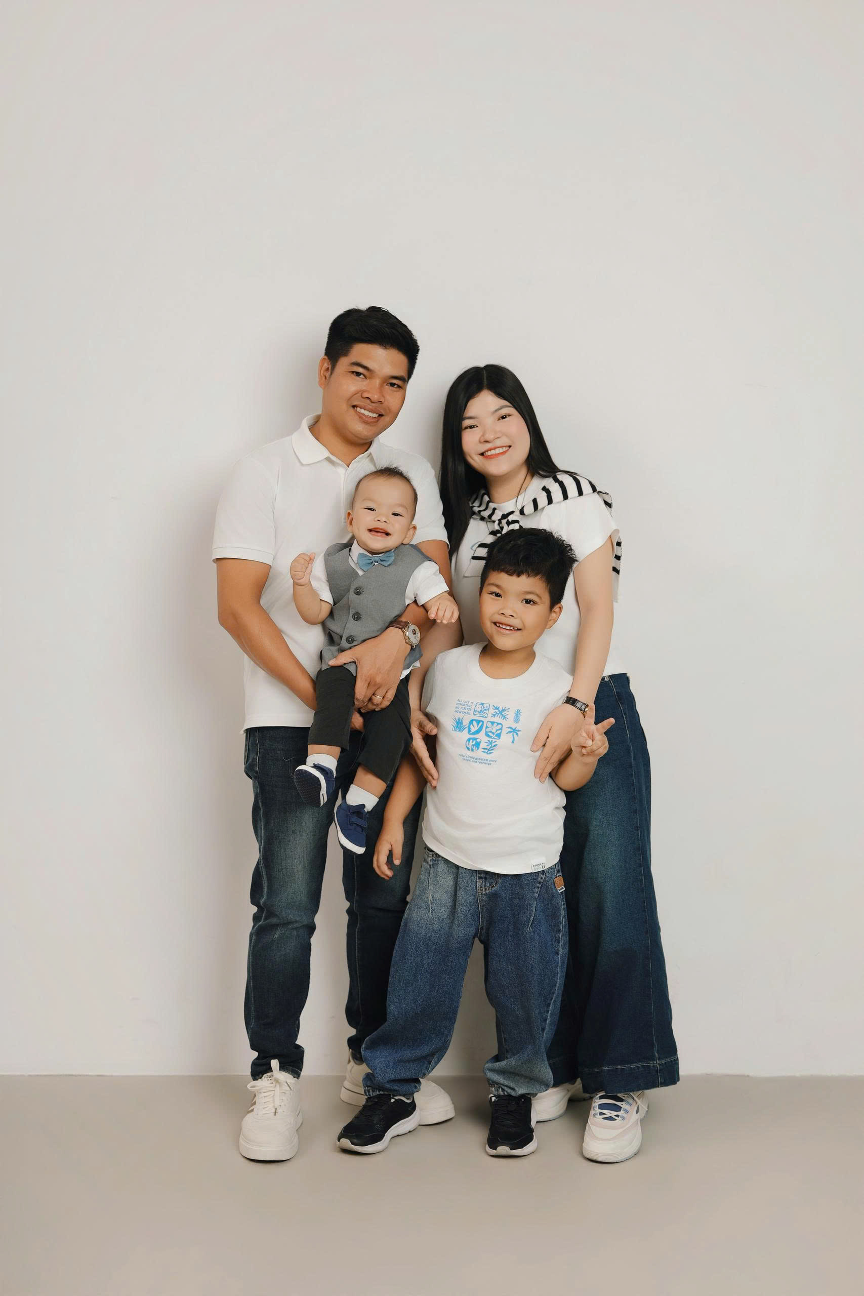 Bé Phan Minh Đăng